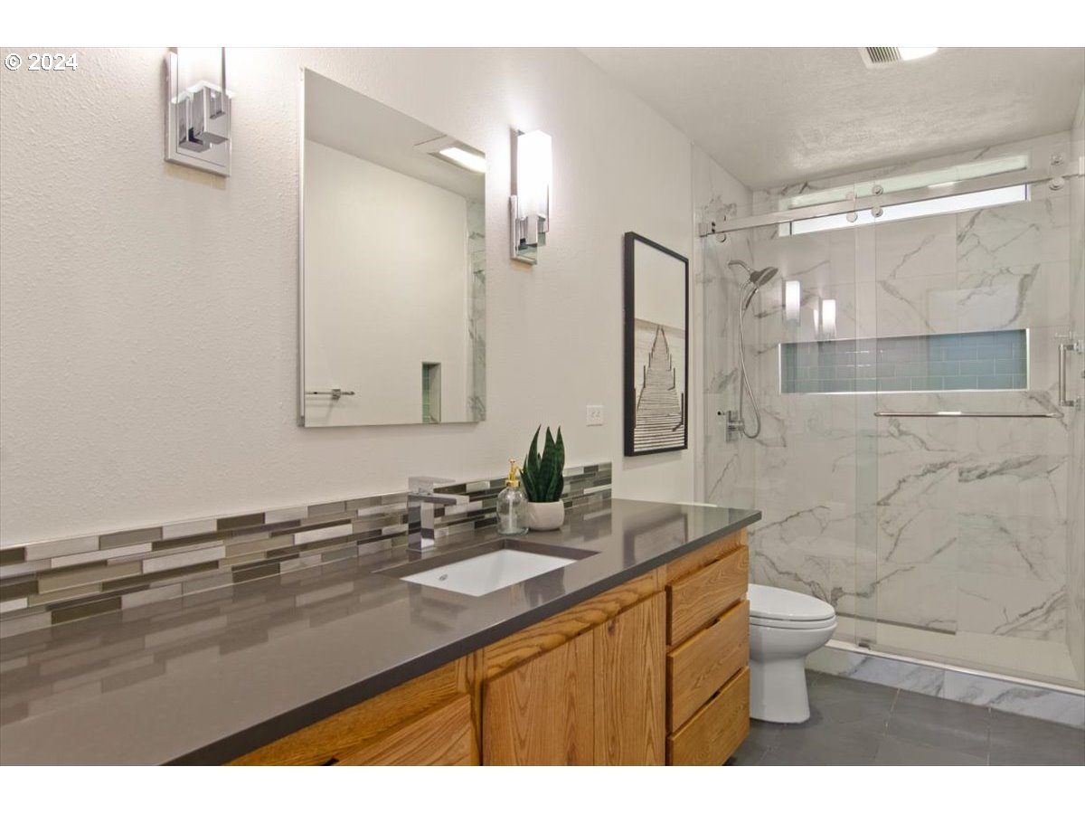 2465 Southwest 85th Court Portland, OR 97225 - Photo 24 of 40 Bathroom