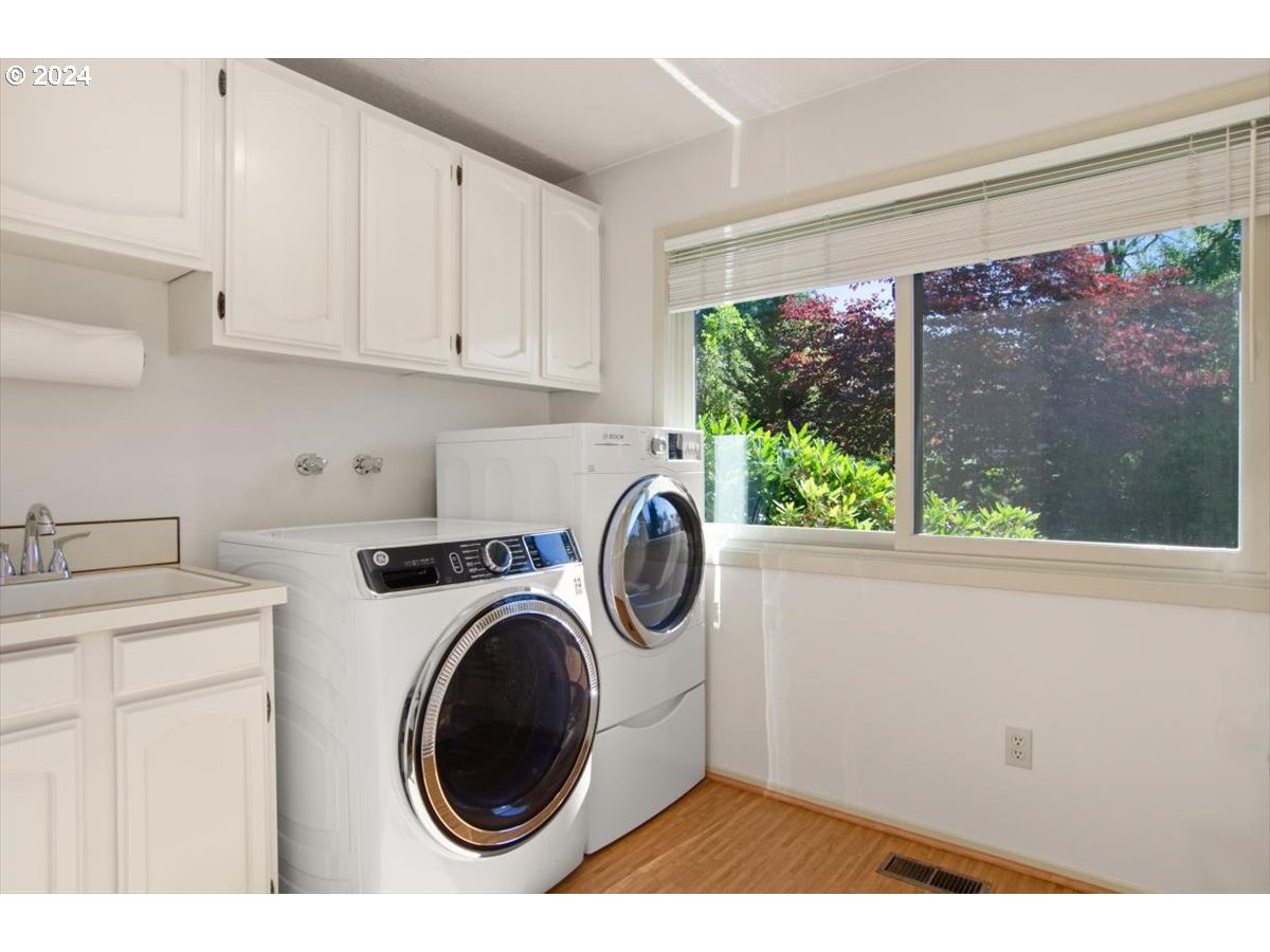 2465 Southwest 85th Court Portland, OR 97225 - Photo 26 of 40 Laundry