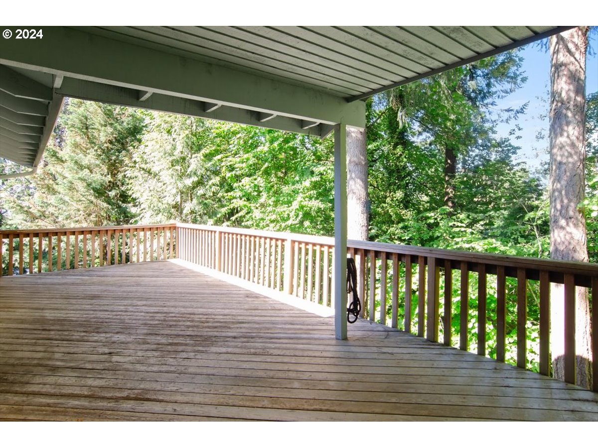2465 Southwest 85th Court Portland, OR 97225 - Photo 31 of 40 Deck