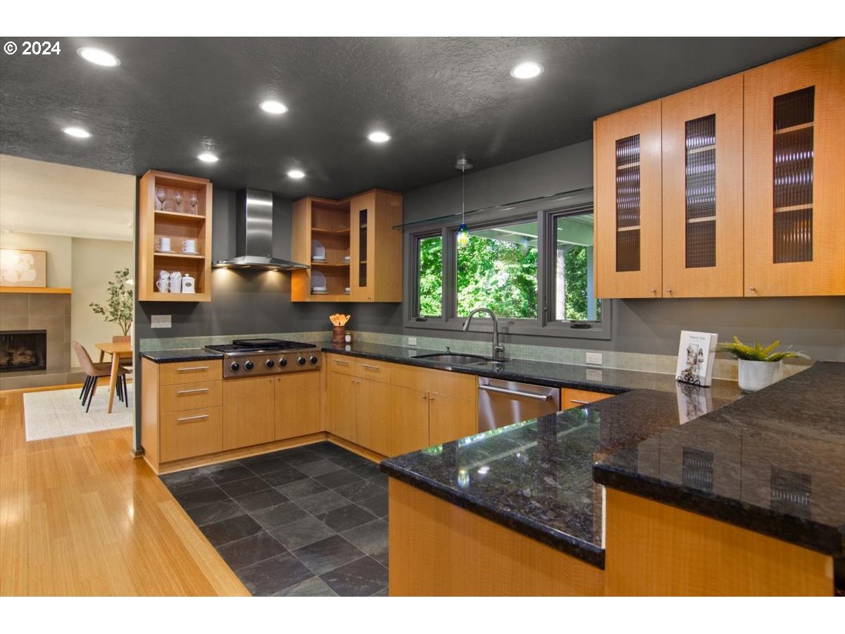 2465 Southwest 85th Court Portland, OR 97225 - Photo 9 of 40 Kitchen
