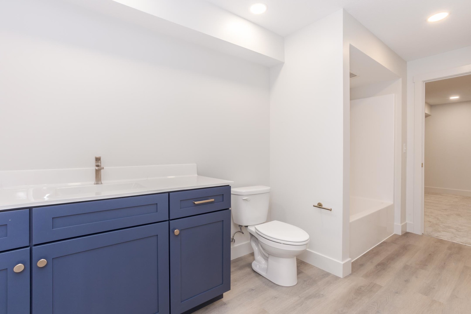 204 Stallion Way Goodfield, IL 61742 - Photo 38 of 53 a bathroom with a toilet a sink and mirror