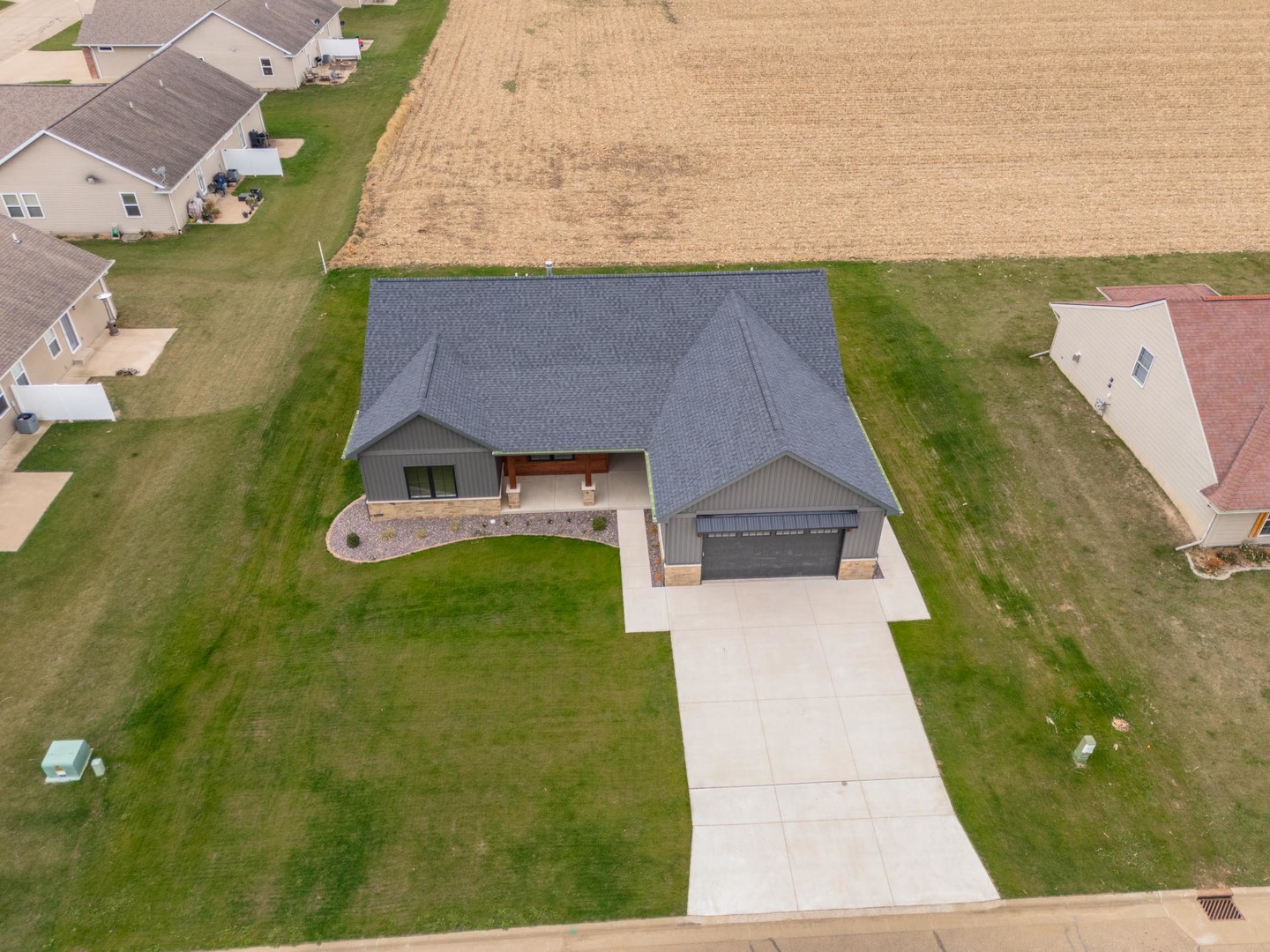204 Stallion Way Goodfield, IL 61742 - Photo 51 of 53 an aerial view of a house with pool