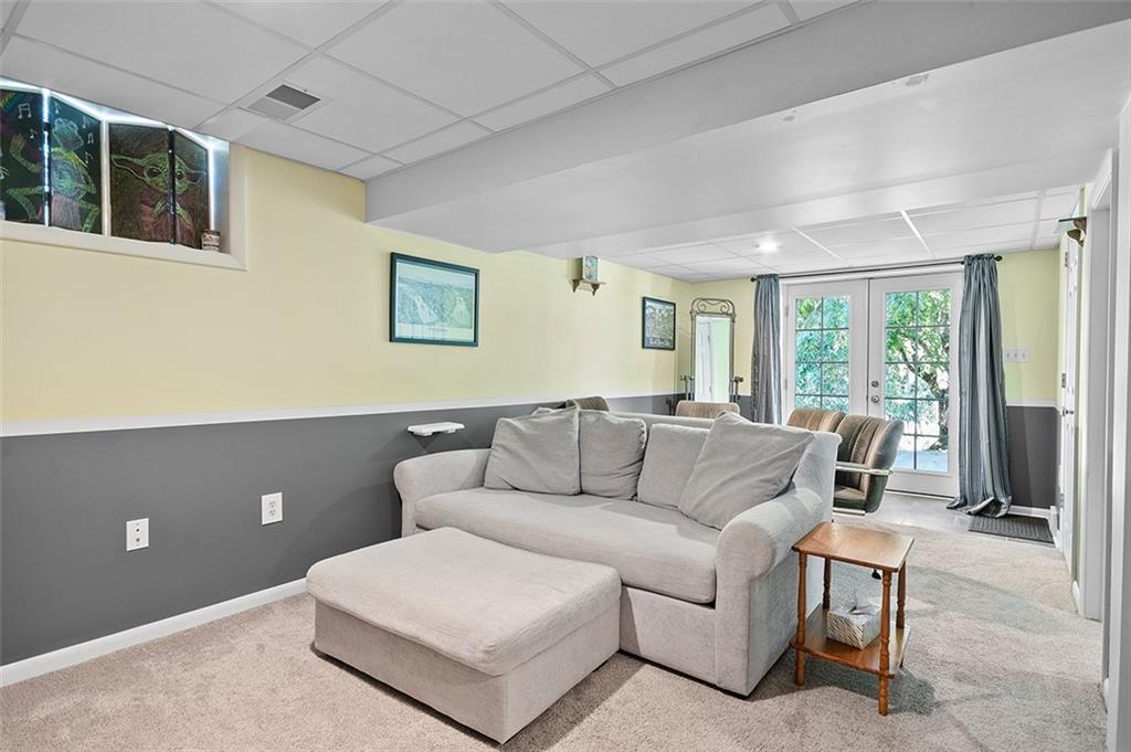 58 West Bruceton Road Pittsburgh, PA 15236 - Photo 16 of 25 Gallery Image 16