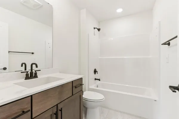 $587,900 | 675 Mary Way, Slinger, WI 53086