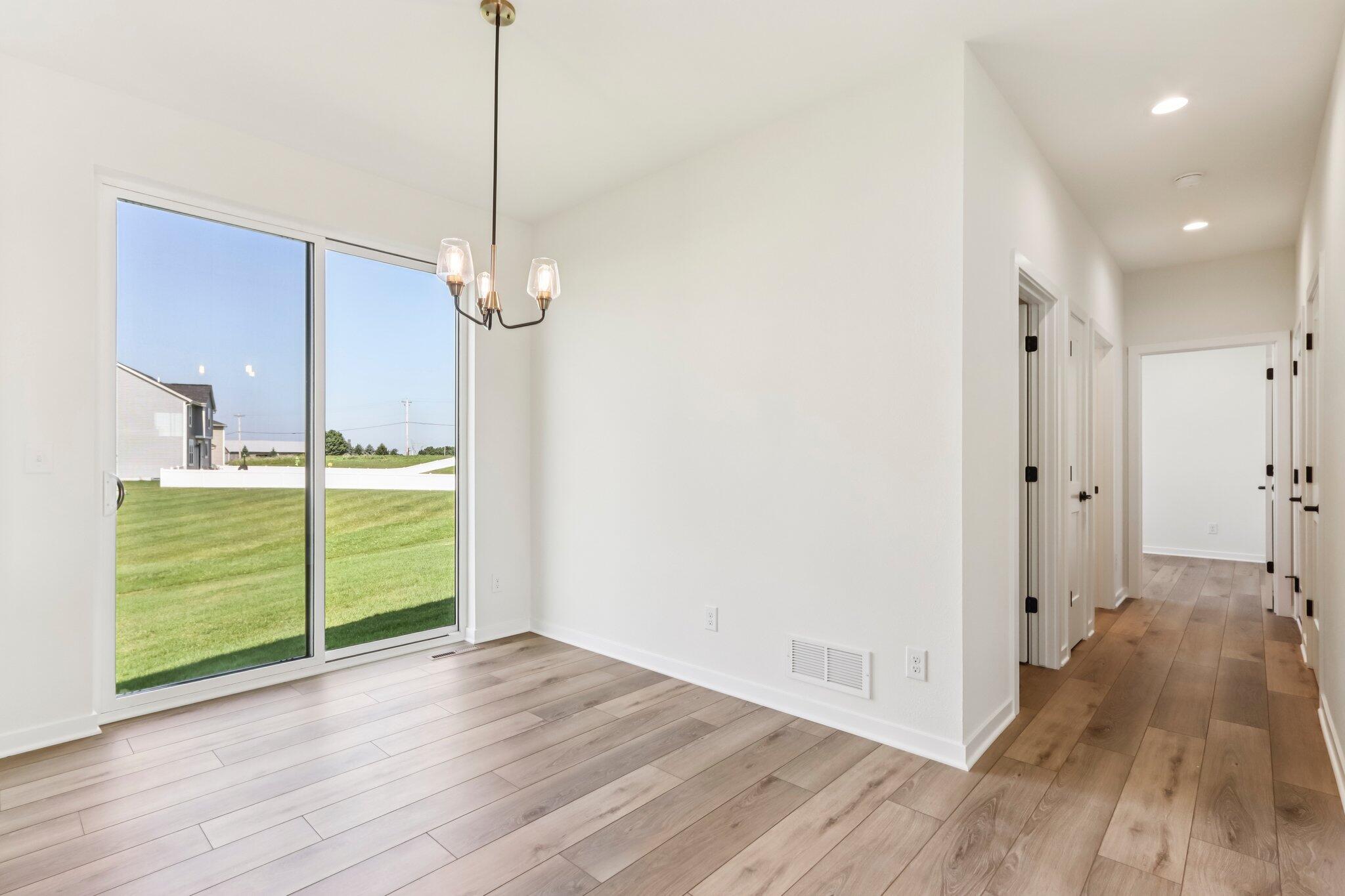 675 Mary Way Slinger, WI 53086 - Photo 6 of 30 675 Mary Way 06 Dining