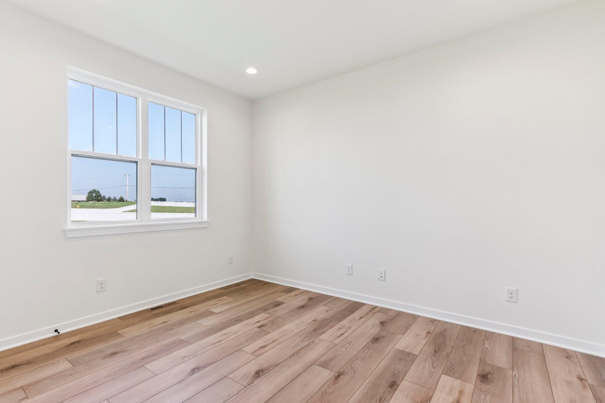 675 Mary Way Slinger, WI 53086 - Photo 10 of 30 675 Mary Way 10 Guest Room