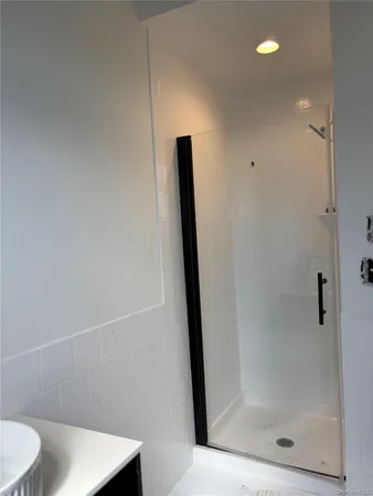 $5,500 | 146 Jefferson Avenue, Unit B, Mineola, NY 11501