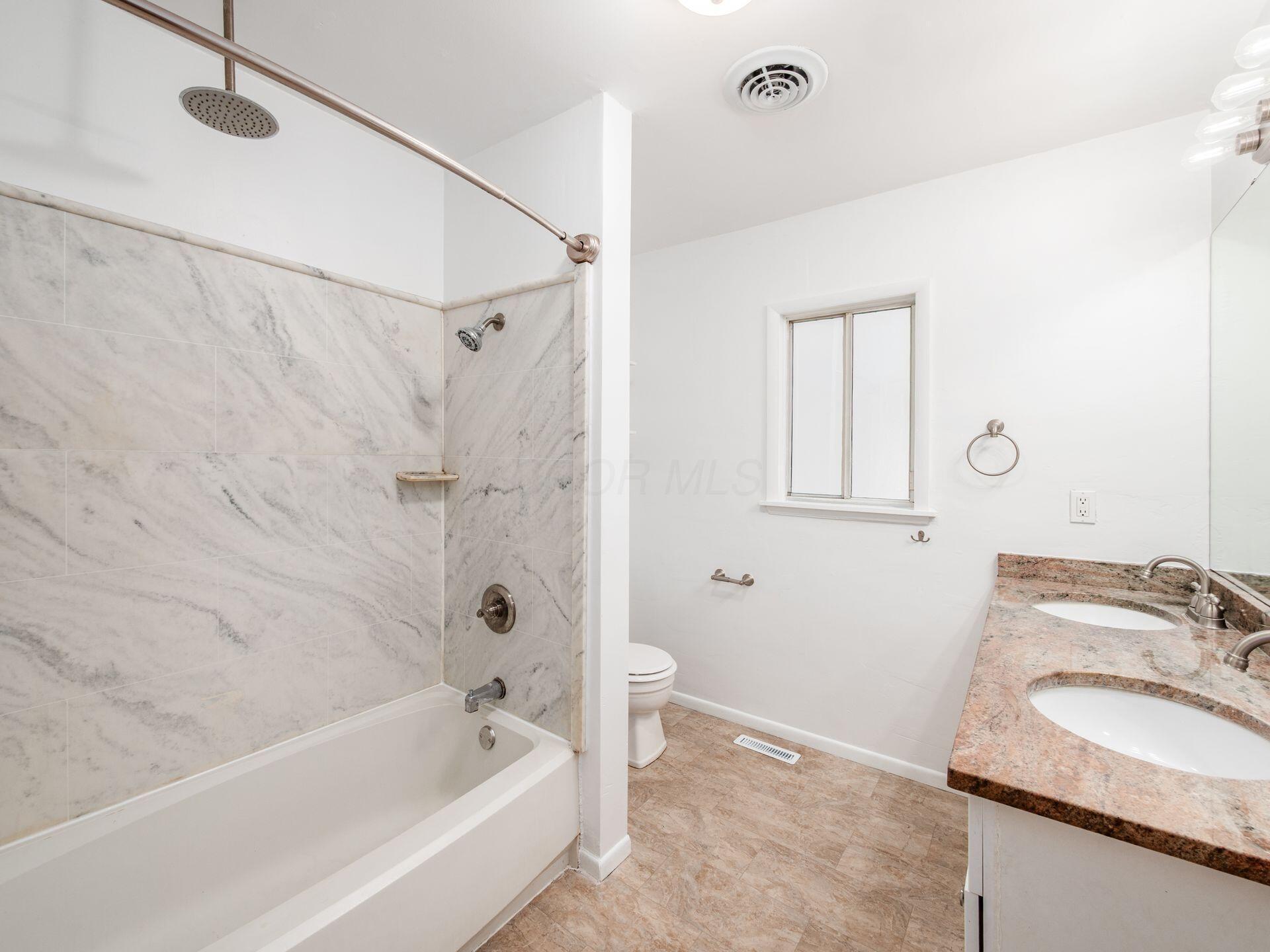 12917 Jerome Road Plain City, OH 43064 - Photo 35 of 69 Full Bathroom #2