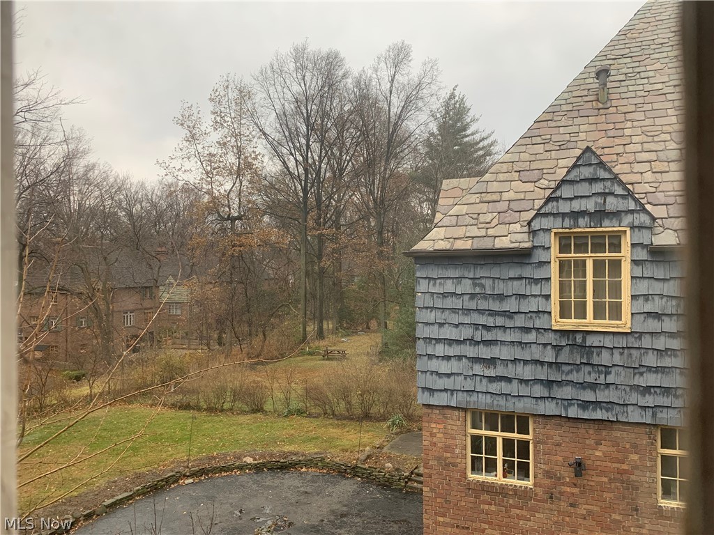 16131 Cleviden Road Cleveland, OH 44112 - Photo 20 of 24