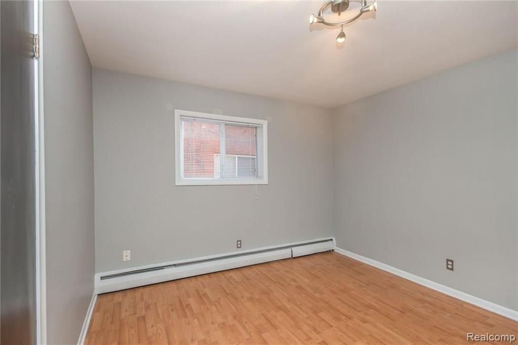649 West Maple Road, Unit 6492 Clawson, MI 48017 - Photo 15 of 27