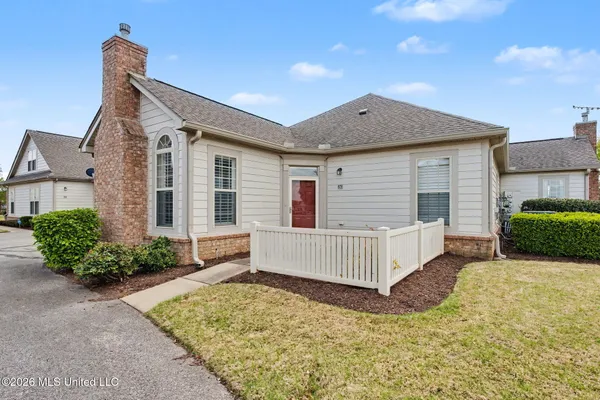$269,900 | 8759 Parkview Oaks Circle, Olive Branch, MS 38654