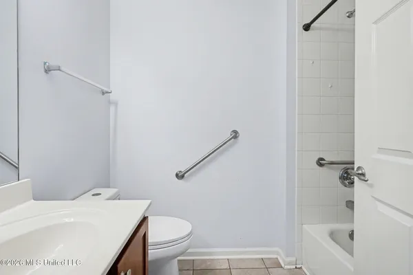 $269,900 | 8759 Parkview Oaks Circle, Olive Branch, MS 38654