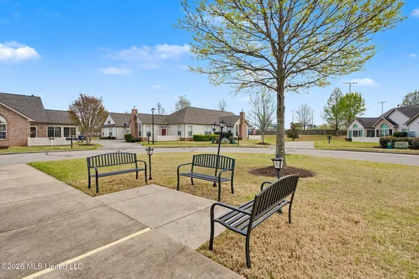 $269,900 | 8759 Parkview Oaks Circle, Olive Branch, MS 38654