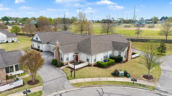 $269,900 | 8759 Parkview Oaks Circle, Olive Branch, MS 38654