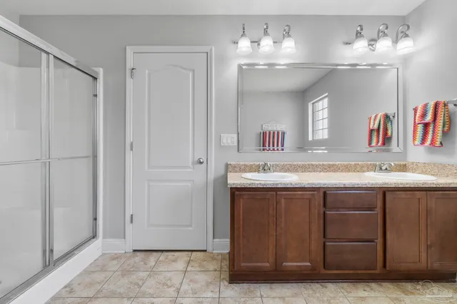 a view of a small house in the backyard