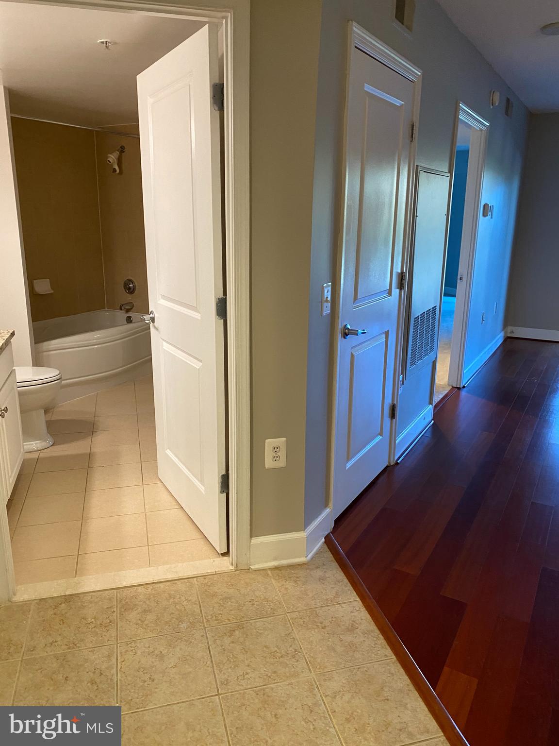 11800 Sunset Hills Road, Unit 313 Reston, VA 20190 - Photo 17 of 60 Shared bathroom 2 off foyer/ bedroom 2