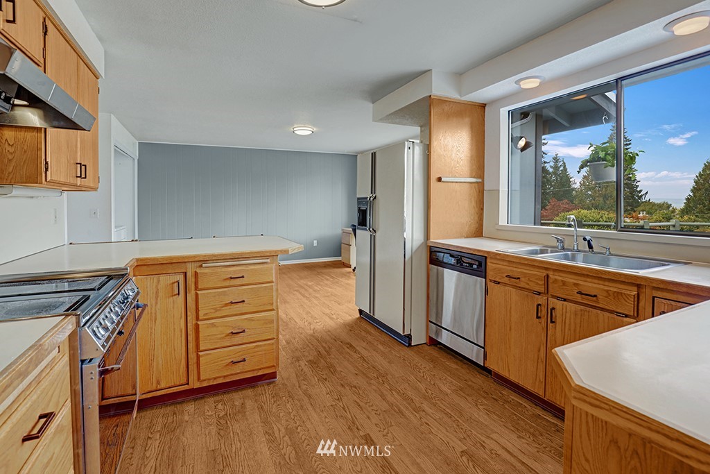 8400 Frederick Place Edmonds, WA 98026 - Photo 14 of 25 Gallery Image 14
