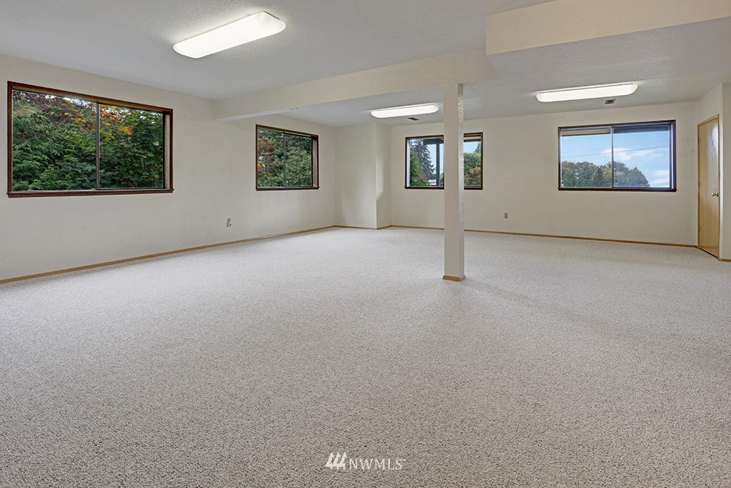 8400 Frederick Place Edmonds, WA 98026 - Photo 16 of 25 Gallery Image 16