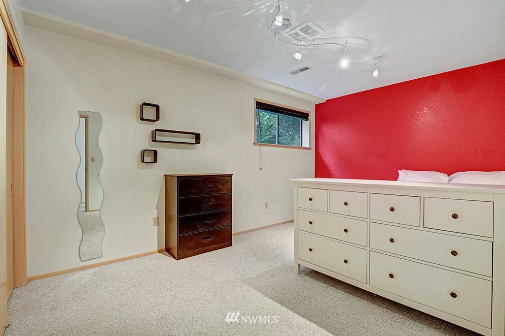 8400 Frederick Place Edmonds, WA 98026 - Photo 23 of 25 Gallery Image 23