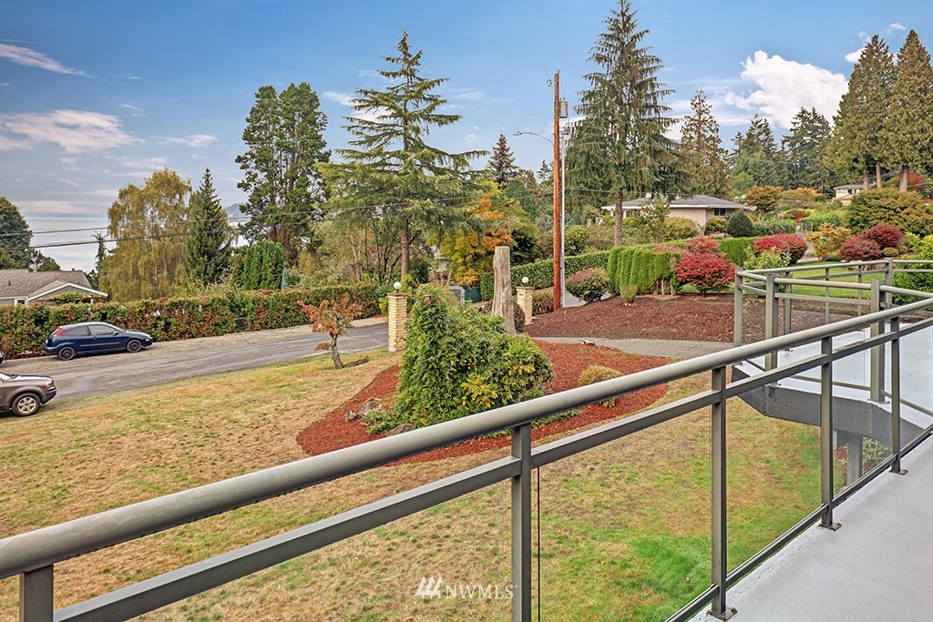 8400 Frederick Place Edmonds, WA 98026 - Photo 6 of 25 Gallery Image 6