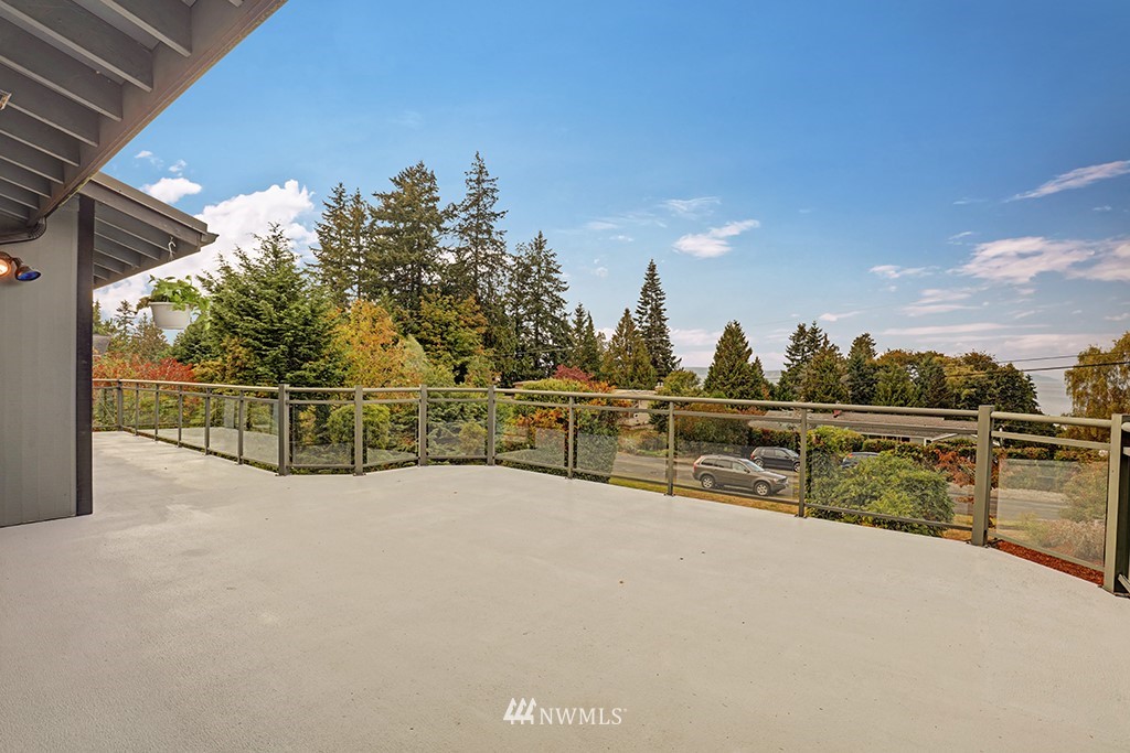 8400 Frederick Place Edmonds, WA 98026 - Photo 7 of 25 Gallery Image 7