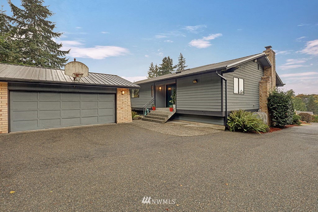 8400 Frederick Place Edmonds, WA 98026 - Photo 8 of 25 Gallery Image 8