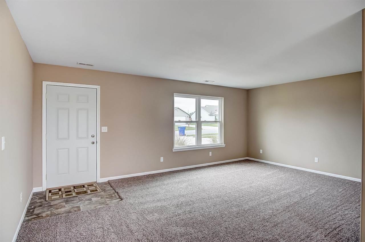 406 High Street Butler, IN 46721 - Photo 4 of 28
