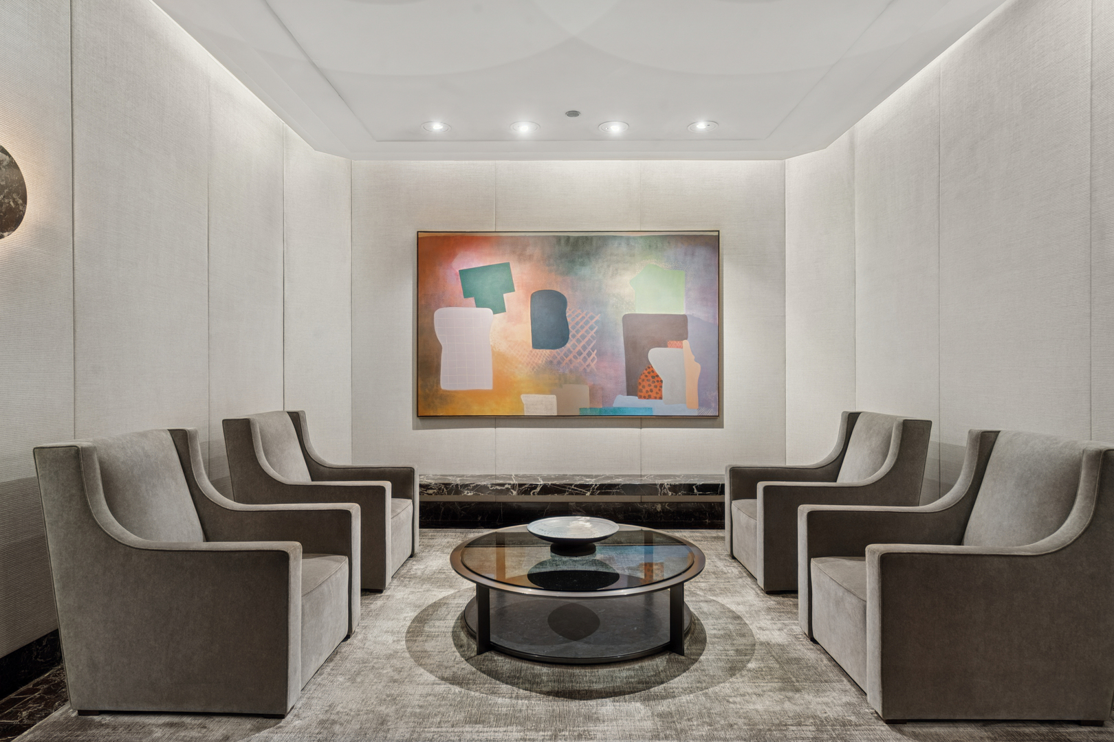 950 North Michigan Avenue, Unit 3104 Chicago, IL 60611 - Photo 4 of 28 a living room with furniture a couch and a potted plant