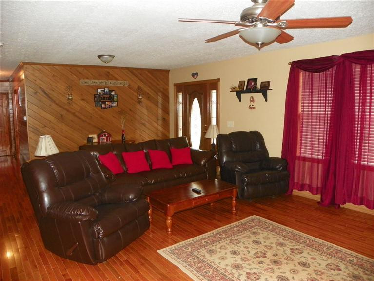 430 Bell Farm Road Jeffersonville, KY 40337 - Photo 7 of 33 Photo 7