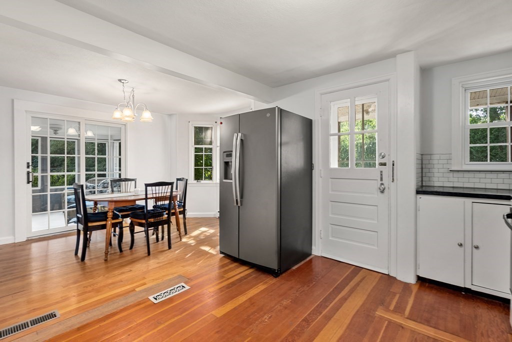 250 Burbank Road Longmeadow, MA 01106 - Photo 6 of 34 Gallery Image 6