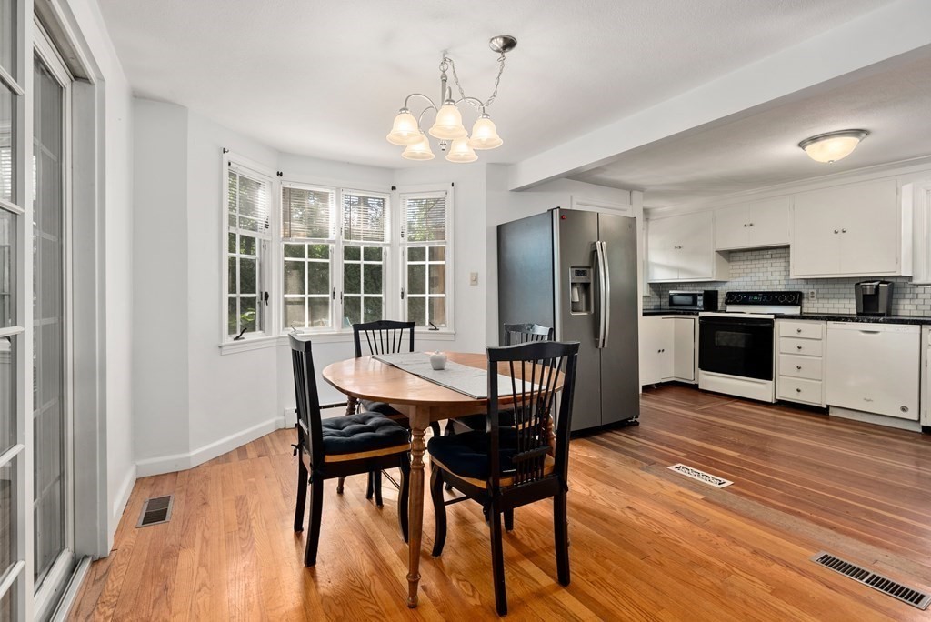 250 Burbank Road Longmeadow, MA 01106 - Photo 7 of 34 Gallery Image 7