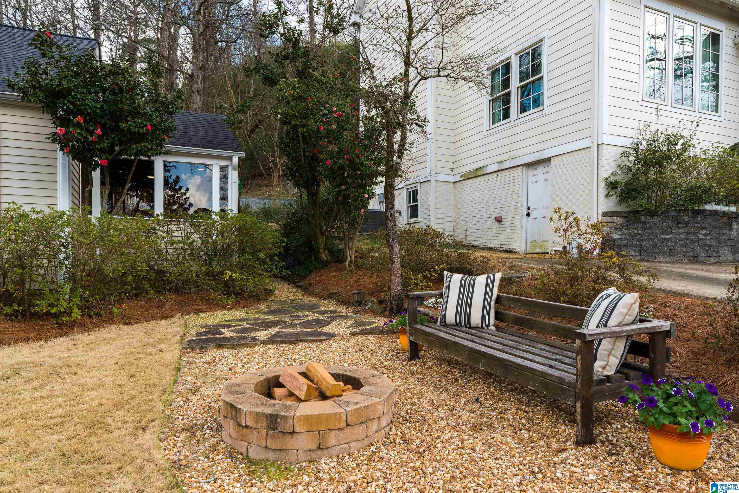 307 Ridge Road Birmingham, AL 35209 - Photo 3 of 37