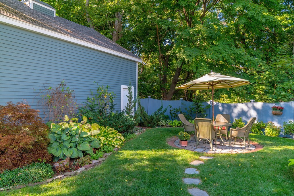6 Rocky Hill Road Amesbury, MA 01913 - Photo 4 of 30 Gallery Image 4