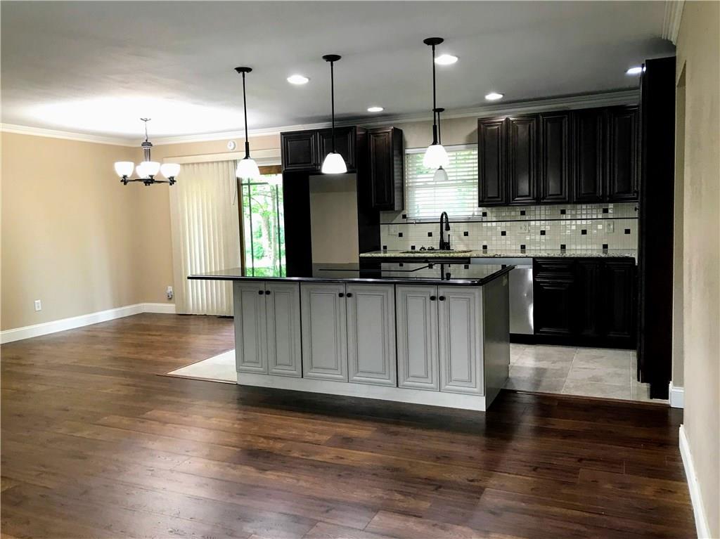 8036 Mann Road Indianapolis, IN 46221 - Photo 3 of 16