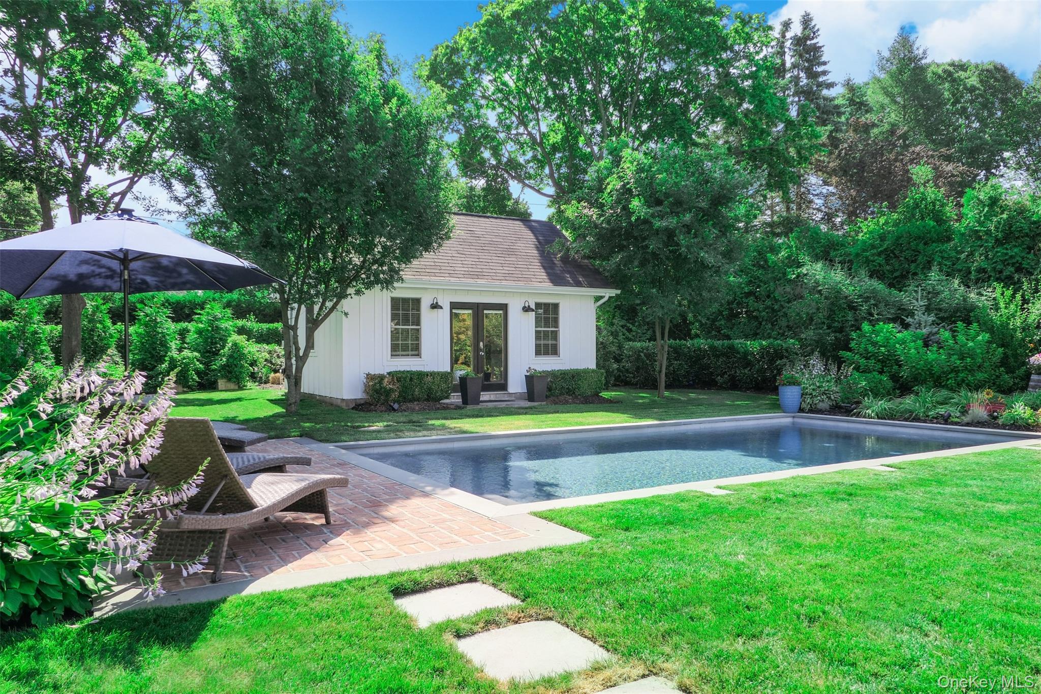 7 Country Club Road Bellport, NY 11713 - Photo 3 of 45