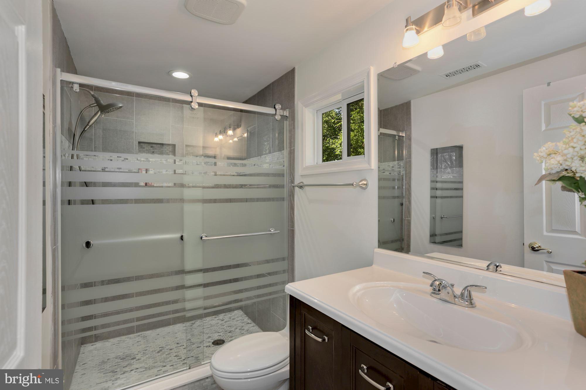 12264 Turkey Wing Court Reston, VA 20191 - Photo 17 of 33 Master bathroom