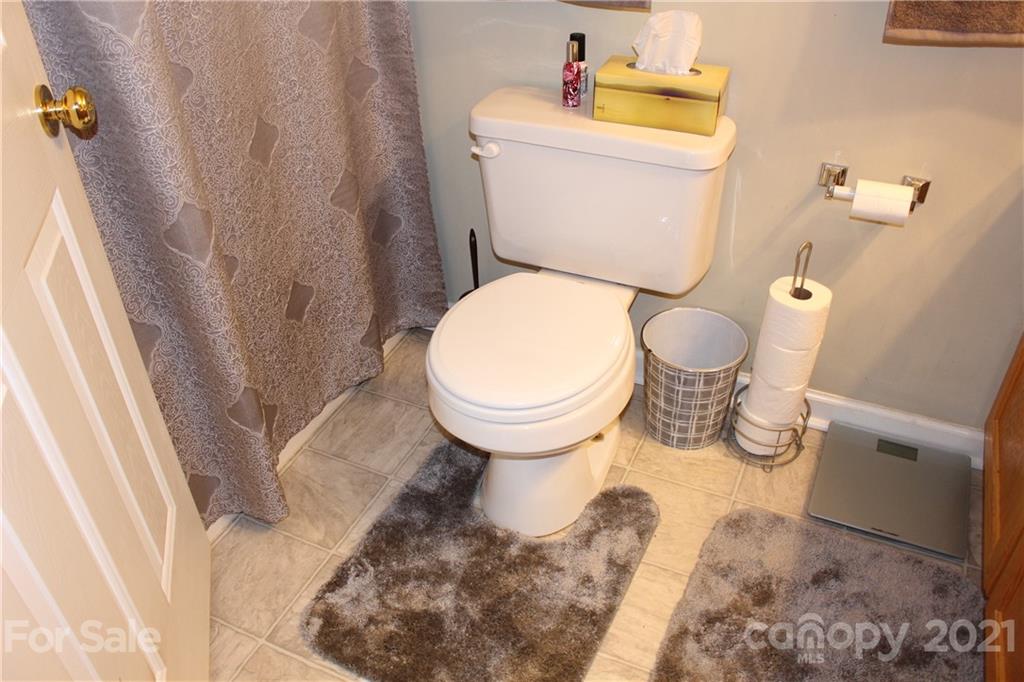5230 Harris Farm Road Hickory, NC 28602 - Photo 11 of 42 Gallery Image 11