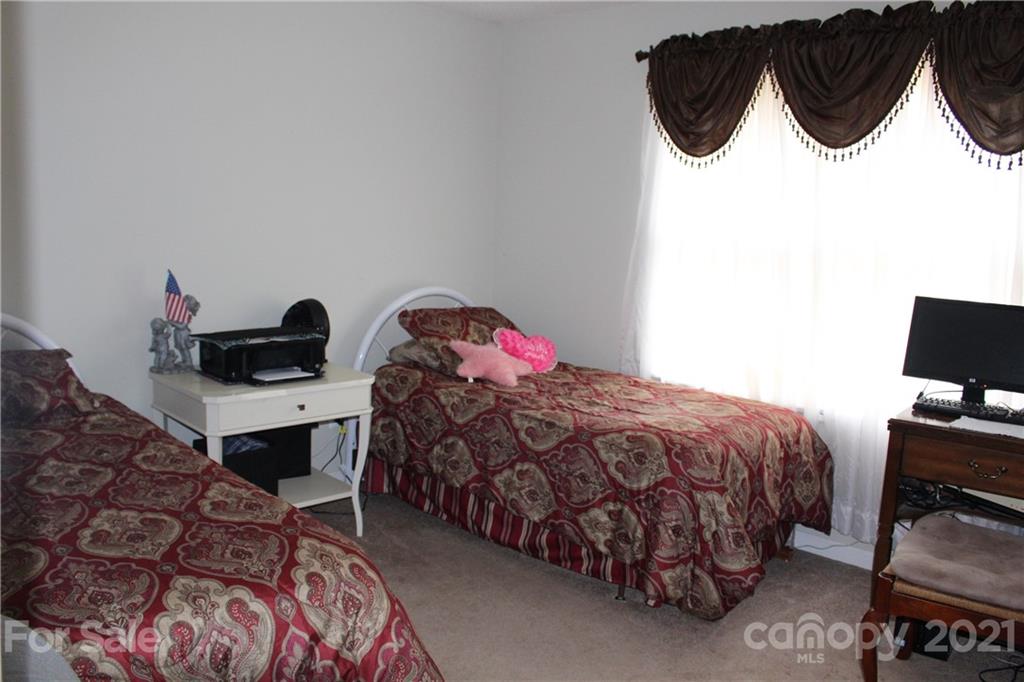 5230 Harris Farm Road Hickory, NC 28602 - Photo 12 of 42 Gallery Image 12