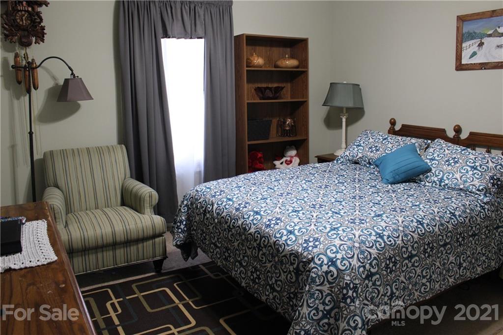 5230 Harris Farm Road Hickory, NC 28602 - Photo 14 of 42 Gallery Image 14