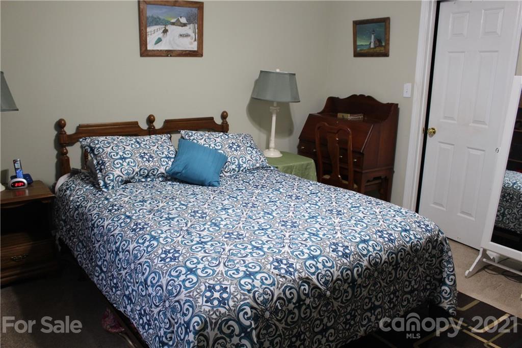 5230 Harris Farm Road Hickory, NC 28602 - Photo 15 of 42 Gallery Image 15