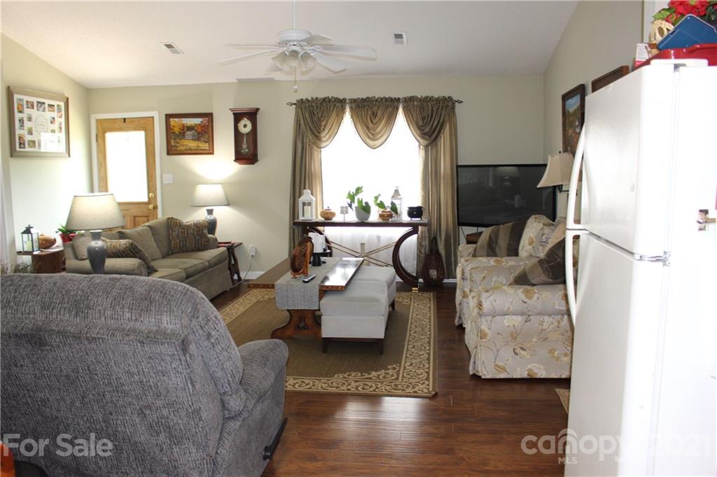 5230 Harris Farm Road Hickory, NC 28602 - Photo 4 of 42 Gallery Image 4