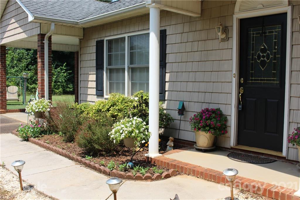5230 Harris Farm Road Hickory, NC 28602 - Photo 37 of 42 Gallery Image 37