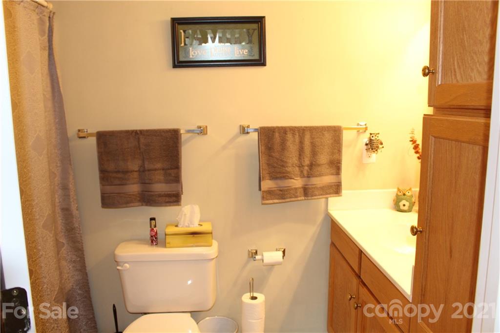 5230 Harris Farm Road Hickory, NC 28602 - Photo 7 of 42 Gallery Image 7