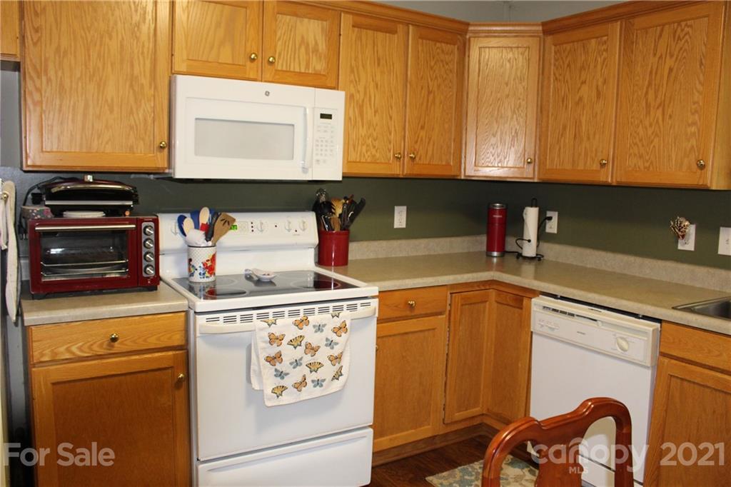 5230 Harris Farm Road Hickory, NC 28602 - Photo 9 of 42 Gallery Image 9