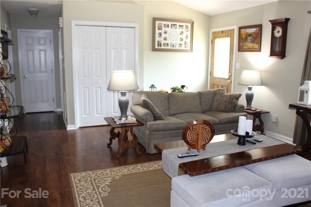 5230 Harris Farm Road Hickory, NC 28602 - Photo 10 of 42 Gallery Image 10