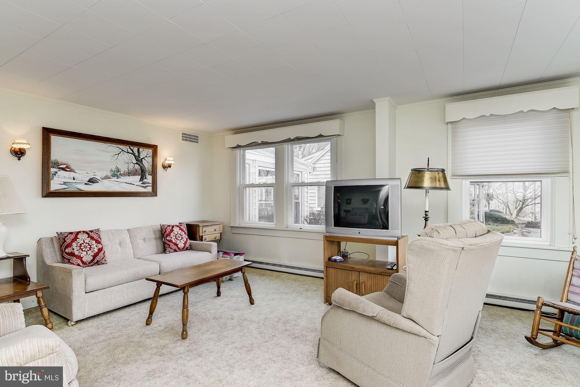 1205 Old Manchester Road Westminster, MD 21157 - Photo 2 of 28 Living Room