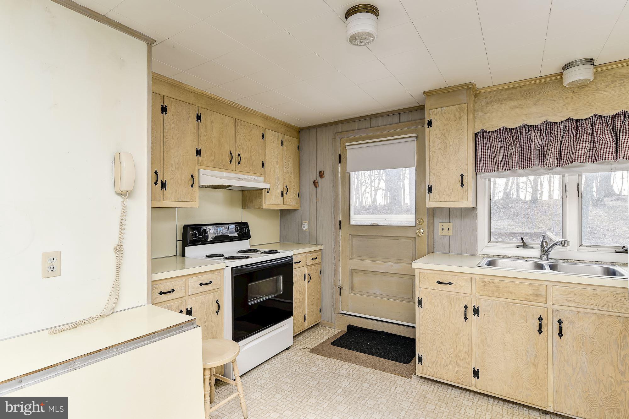 1205 Old Manchester Road Westminster, MD 21157 - Photo 18 of 28 Kitchenette