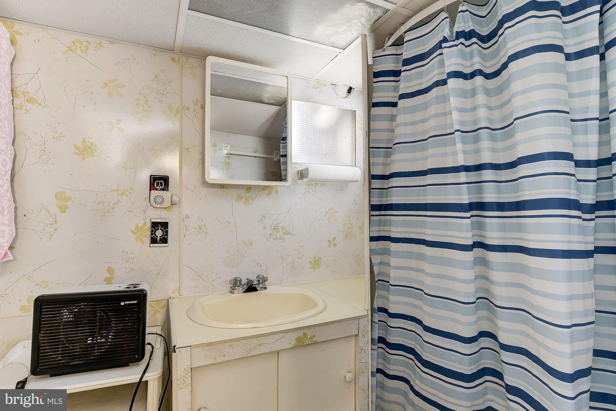 1205 Old Manchester Road Westminster, MD 21157 - Photo 25 of 28 Bathroom