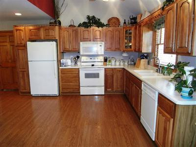 524 Big Stoner Road Winchester, KY 40391 - Photo 32 of 69 Giant kitchen with hickory cabinets...