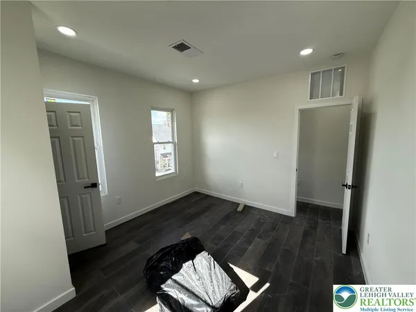 $2,500 | 729 3rd Street, Catasauqua, PA 18032